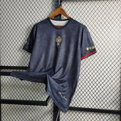 "Camisa Portugal GOAT CR7 - Torcedor Masculina Preta Comma Football - Netmantos"