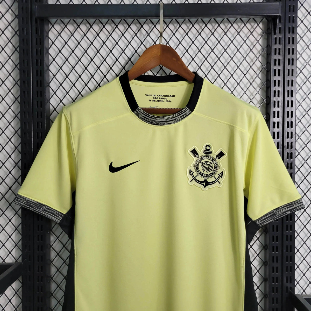 "Camisa Timão Away II 23/24 - Torcedor Masculina Amarela - Netmantos"