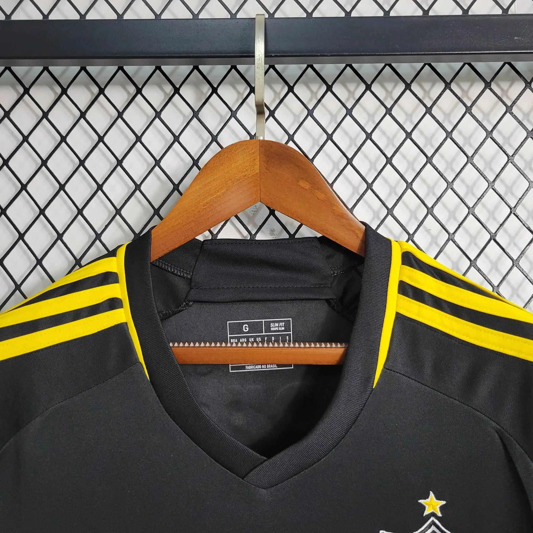 "Camisa Atlético Mineiro Away II 23/24 - Torcedor Masculina Preta e Amarela - Netmantos"