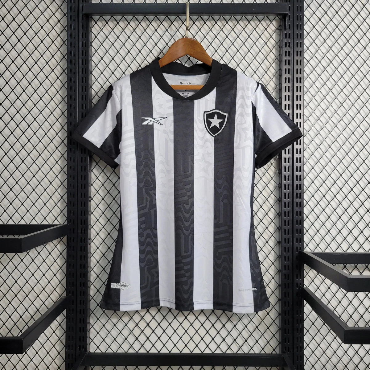 "Camisa Bota Fogo Home 23/24 - Torcedor Feminina Preta e Branca - Netmantos"