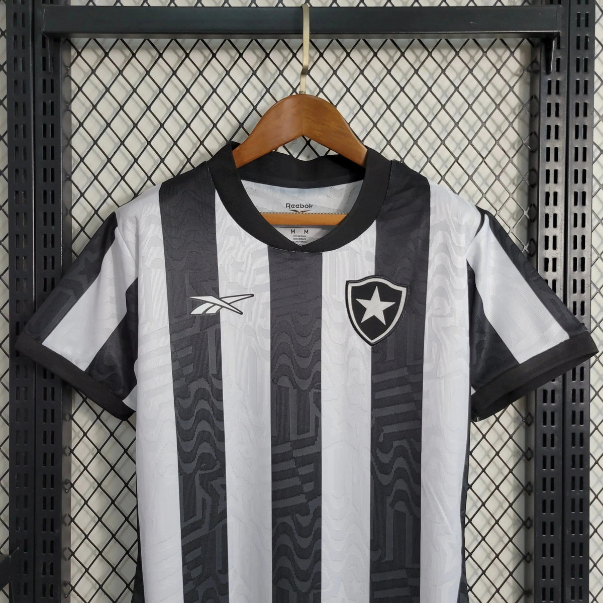 "Camisa Bota Fogo Home 23/24 - Torcedor Feminina Preta e Branca - Netmantos"