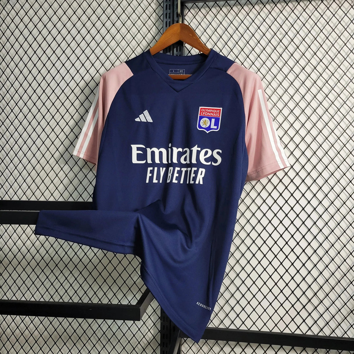 "Camisa Lyon Treino 23/24 - Torcedor Masculina Azul e Rosa - Netmantos"