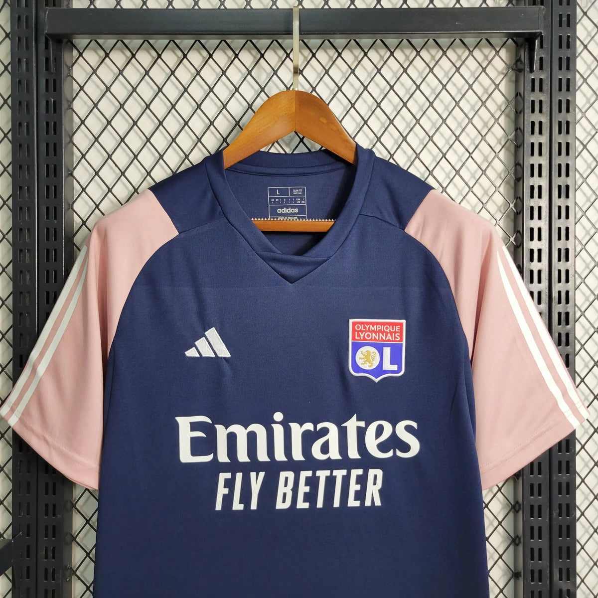 "Camisa Lyon Treino 23/24 - Torcedor Masculina Azul e Rosa - Netmantos"
