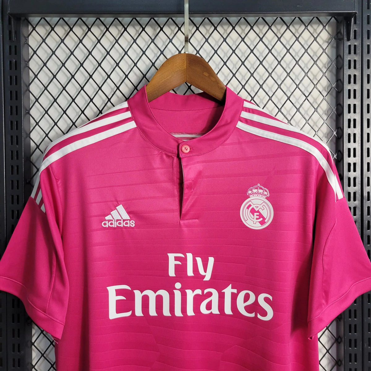 "Camisa Real Madrid Retrô Away 14/15 - Torcedor Masculina Rosa - Netmantos"