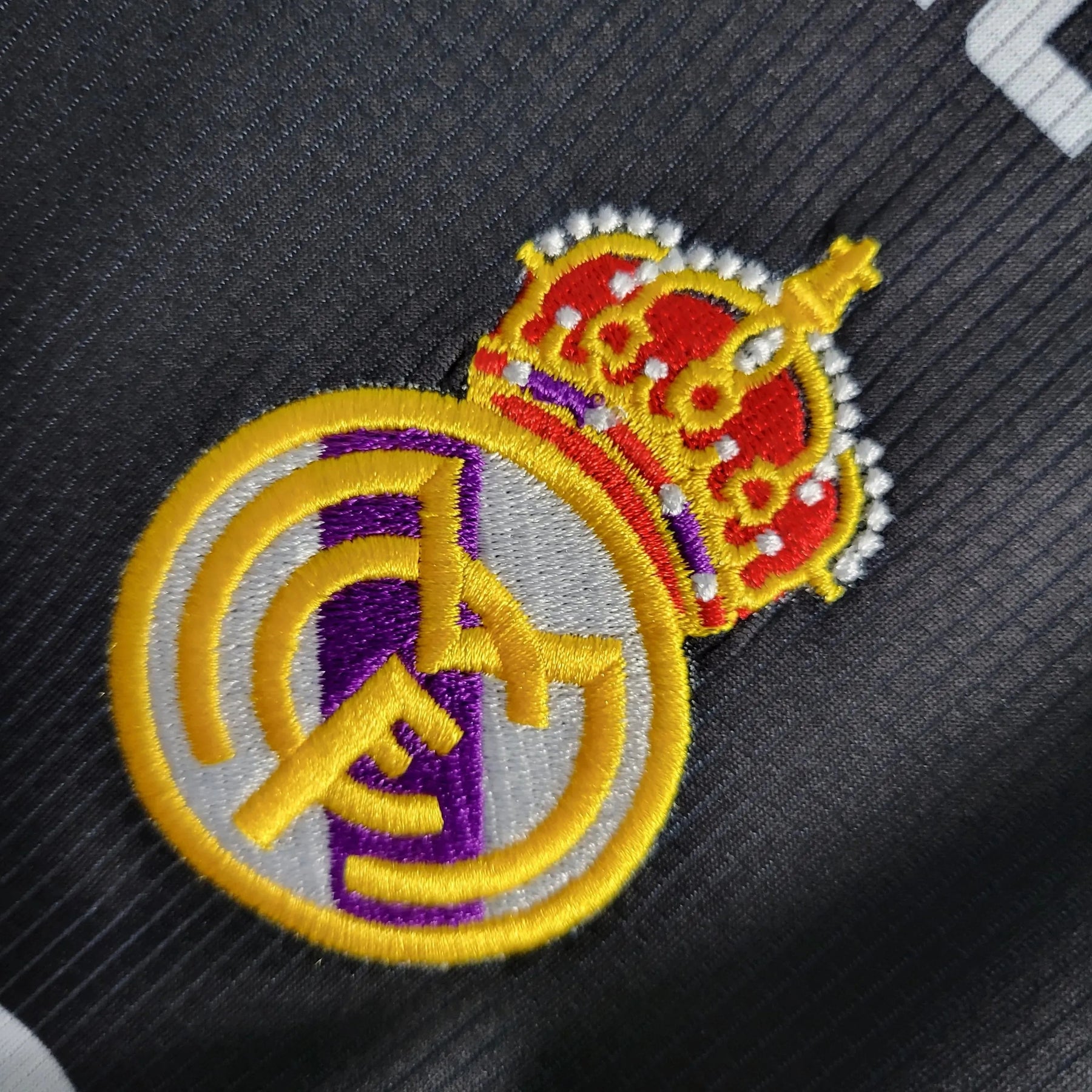 "Camisa Real Madrid Retrô Away 1997/98 - Torcedor Masculina Preta, Roxa e Branca - Netmantos"