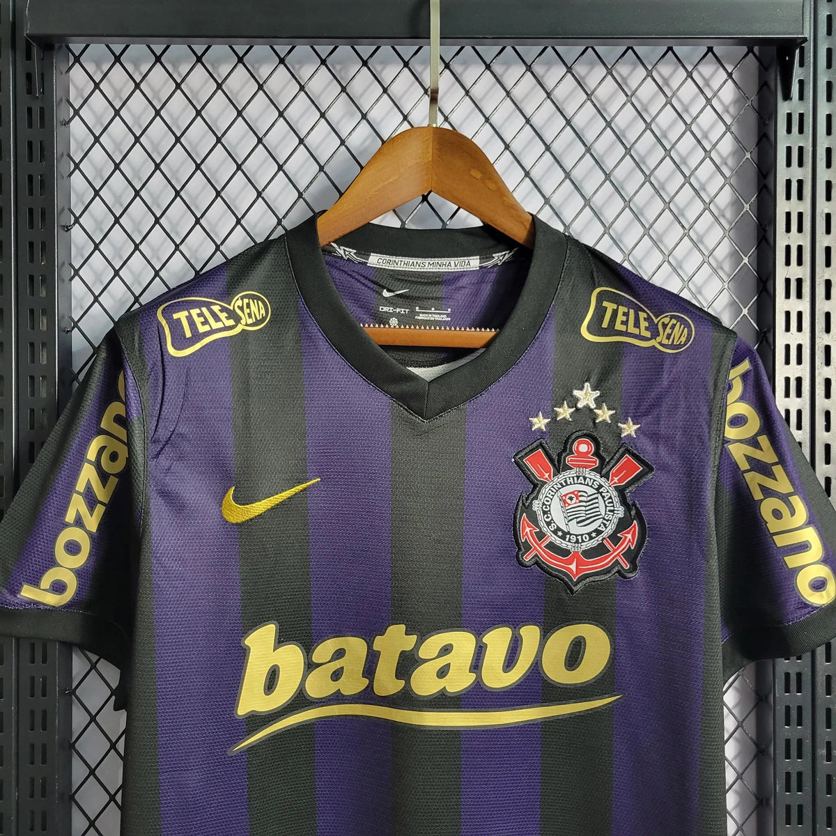 "Camisa Timão Retrô Away 2009/10 - Torcedor Masculina Preta e Roxa - Netmantos"