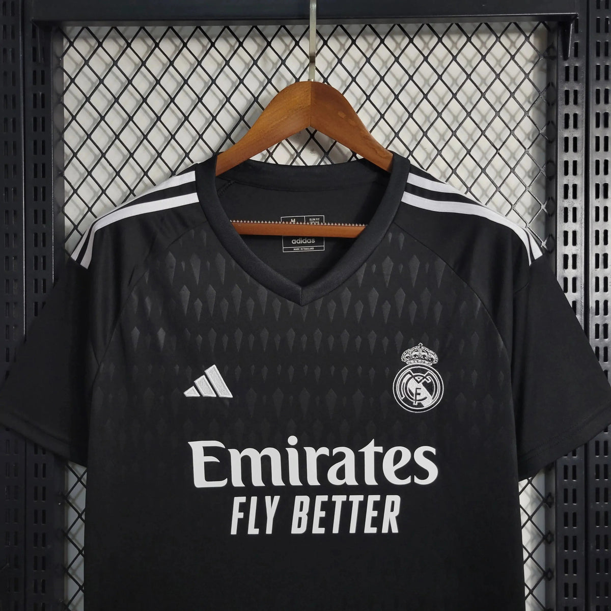 "Camisa Real Madrid Goleiro 23/24 - Torcedor Masculina Preta - Netmantos"