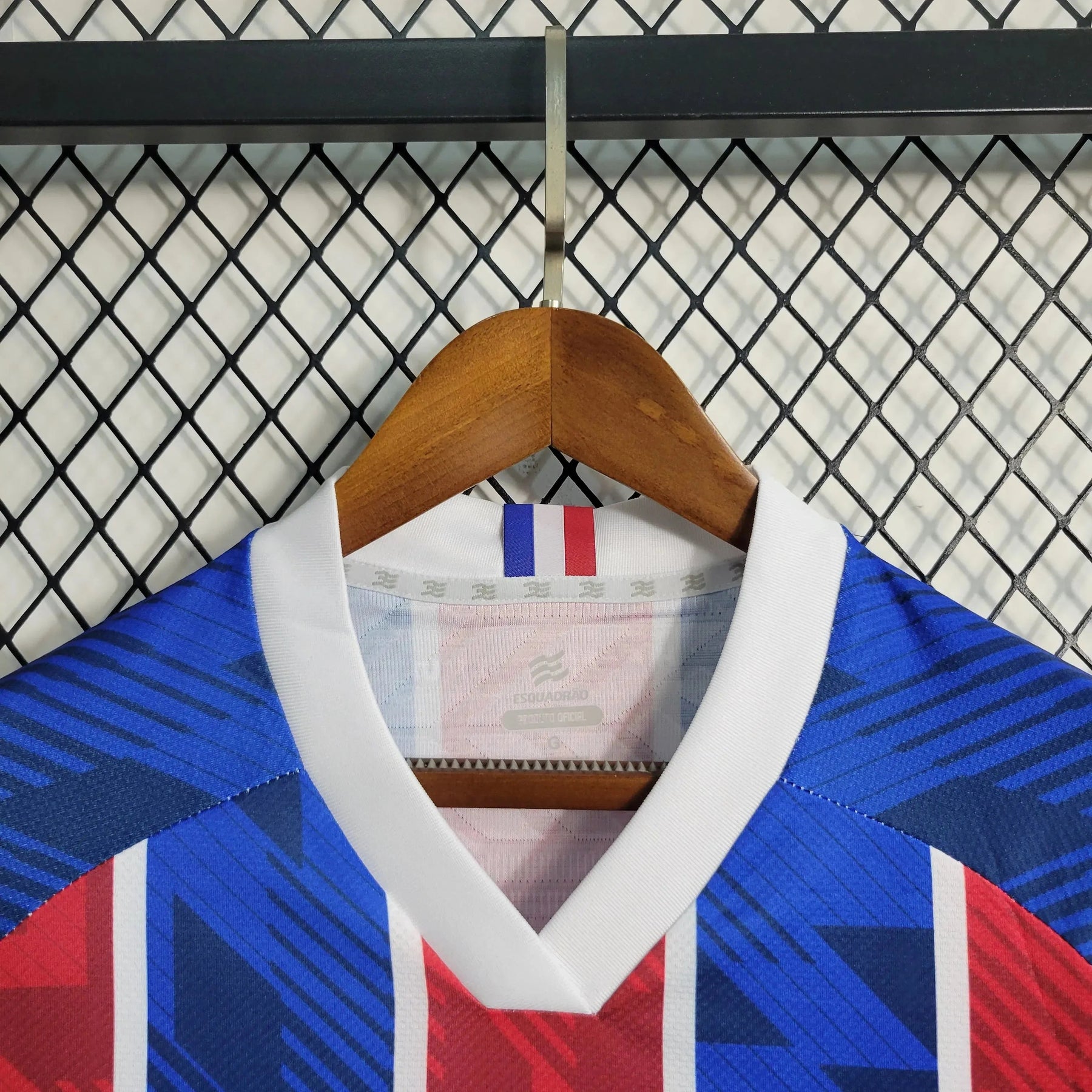 "Camisa Bahia Away 23/24 - Torcedor Masculina Vermelha e Azul - Netmantos"