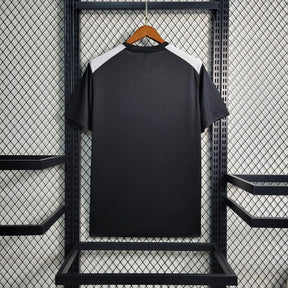 "Camisa Newcastle United Treino 23/24 - Torcedor Masculina Preta - Netmantos"