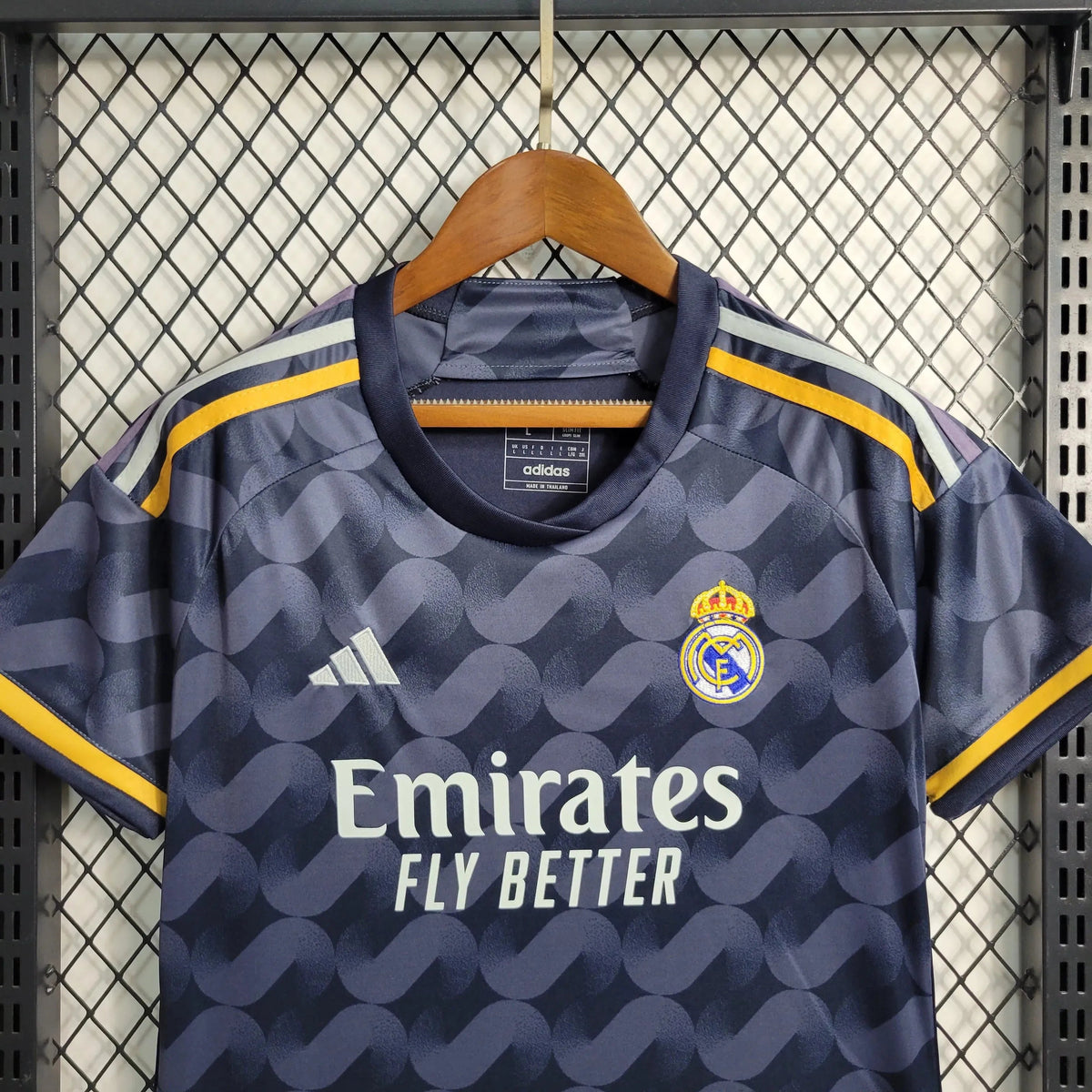"Camisa Real Madrid Away 23/24 - Torcedor Feminina Preta - Netmantos"