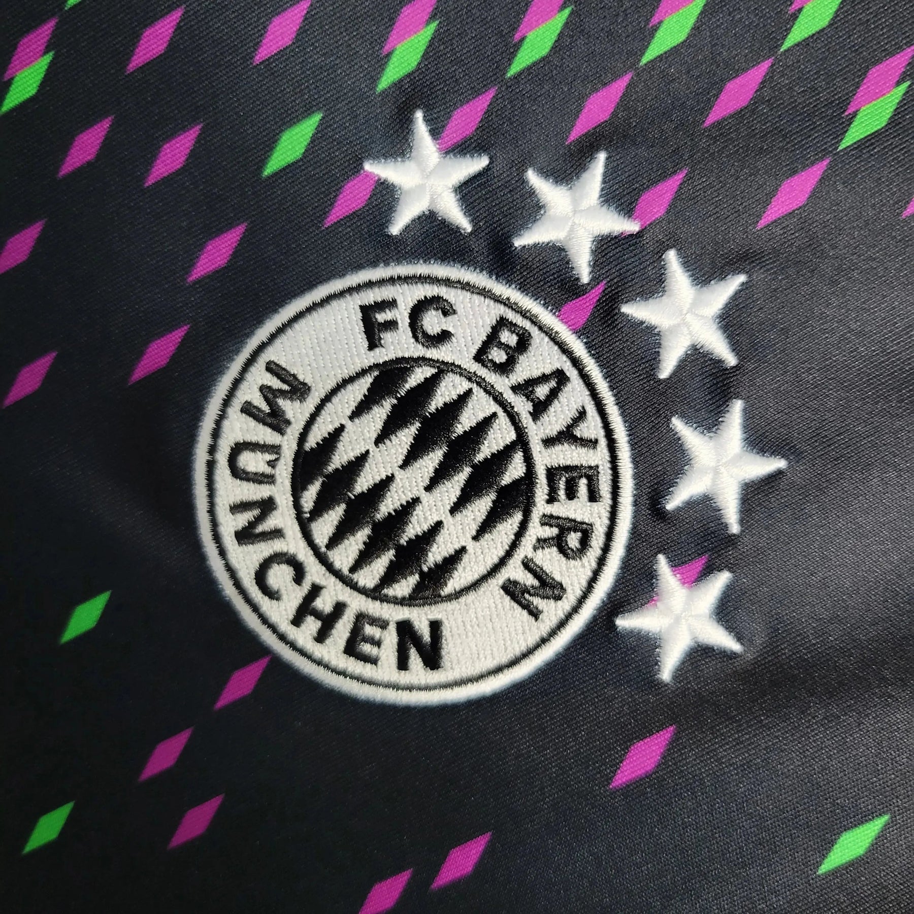 "Camisa Bayern Munchen Away 23/24 - Torcedor Masculina Preta e Roxa - Netmantos"