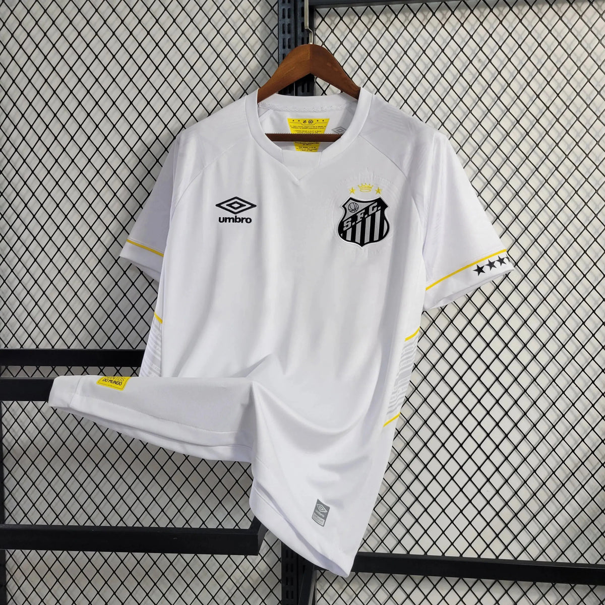 "Camisa Santista Home 23/24 - Torcedor Masculina Branca + Logo Blaze - Netmantos"