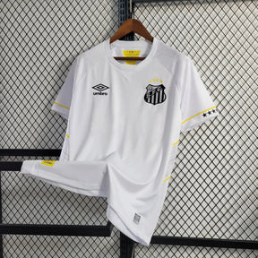 "Camisa Santista Home 23/24 - Torcedor Masculina Branca + Logo Blaze - Netmantos"