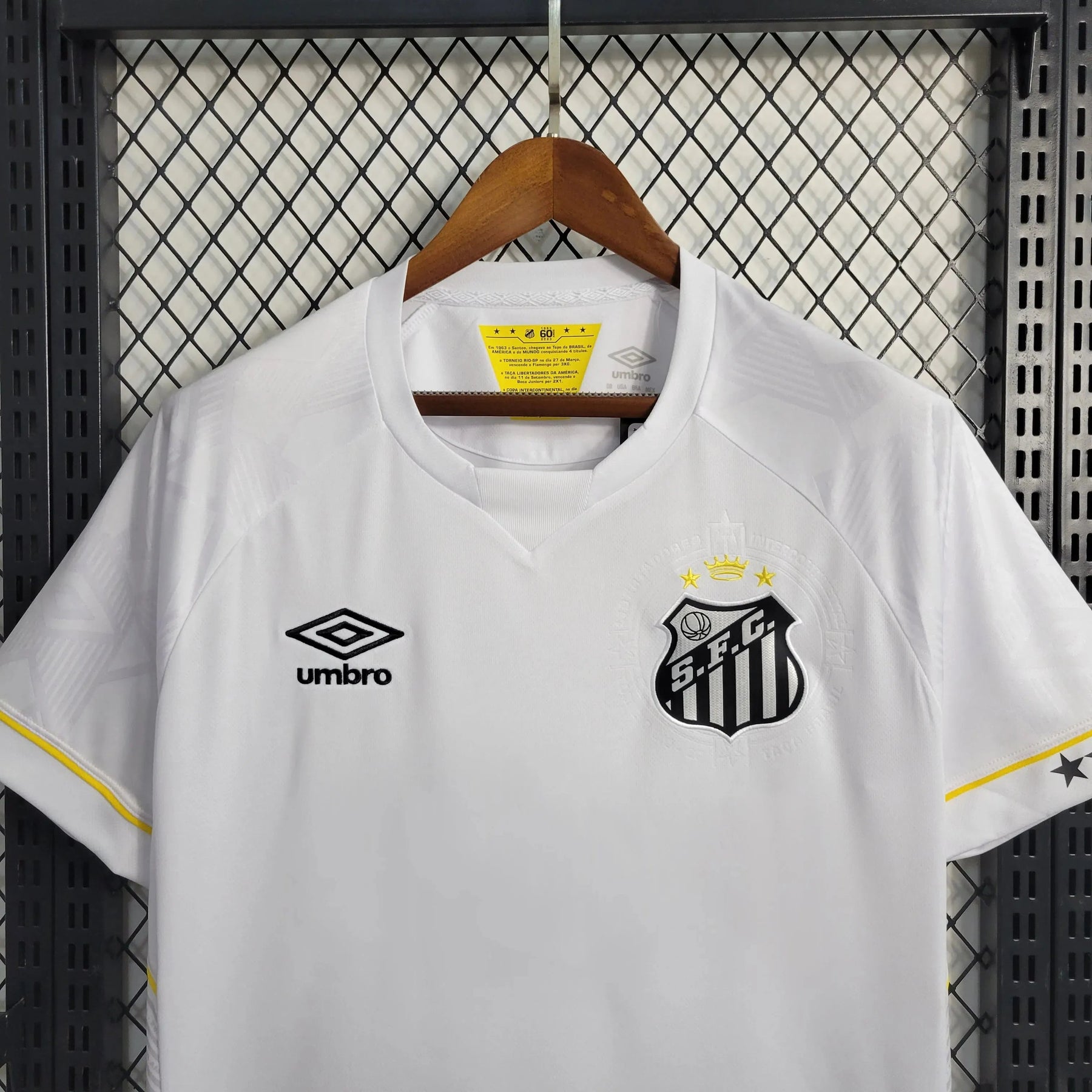 "Camisa Santista Home 23/24 - Torcedor Masculina Branca + Logo Blaze - Netmantos"