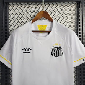 "Camisa Santista Home 23/24 - Torcedor Masculina Branca + Logo Blaze - Netmantos"