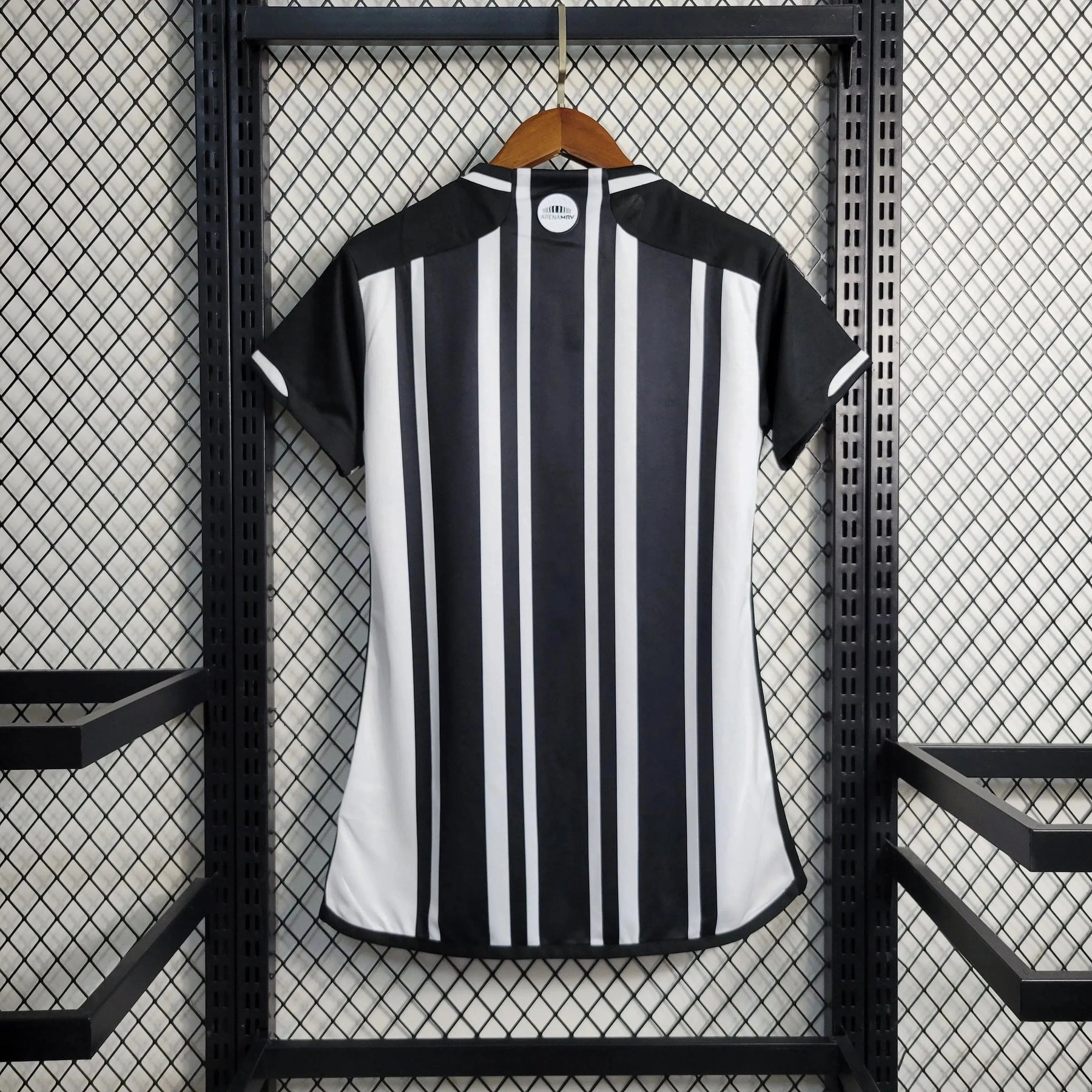 "Camisa Atlético Mineiro Home 23/24 - Torcedor Feminina Preta e Branca - Netmantos"
