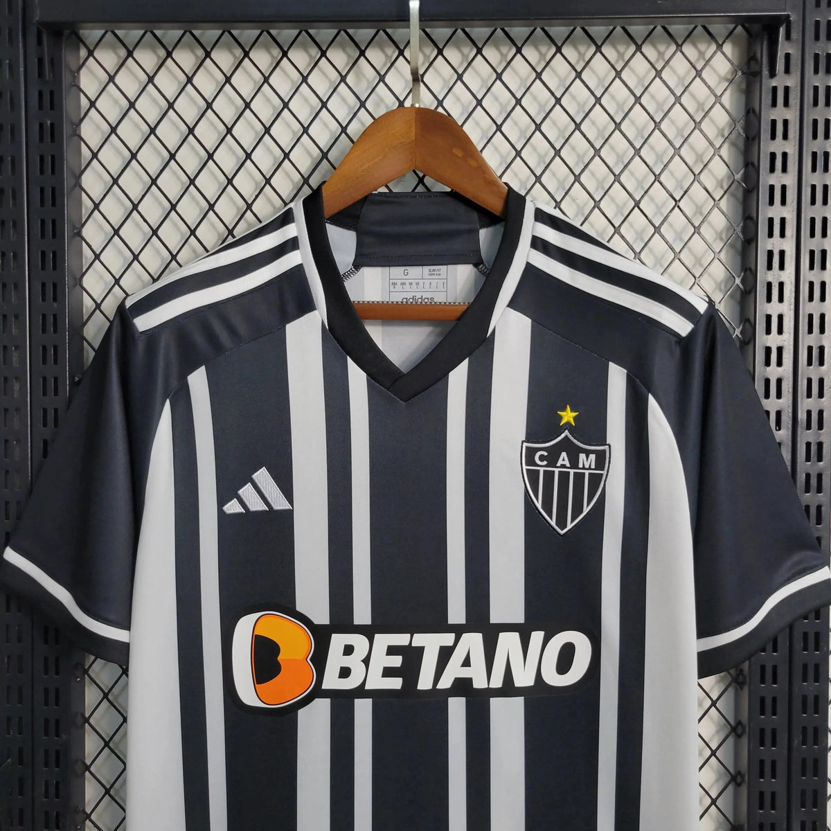 "Camisa Atlético Mineiro Home 23/24 - Torcedor Masculina Preta e Branca - Netmantos"