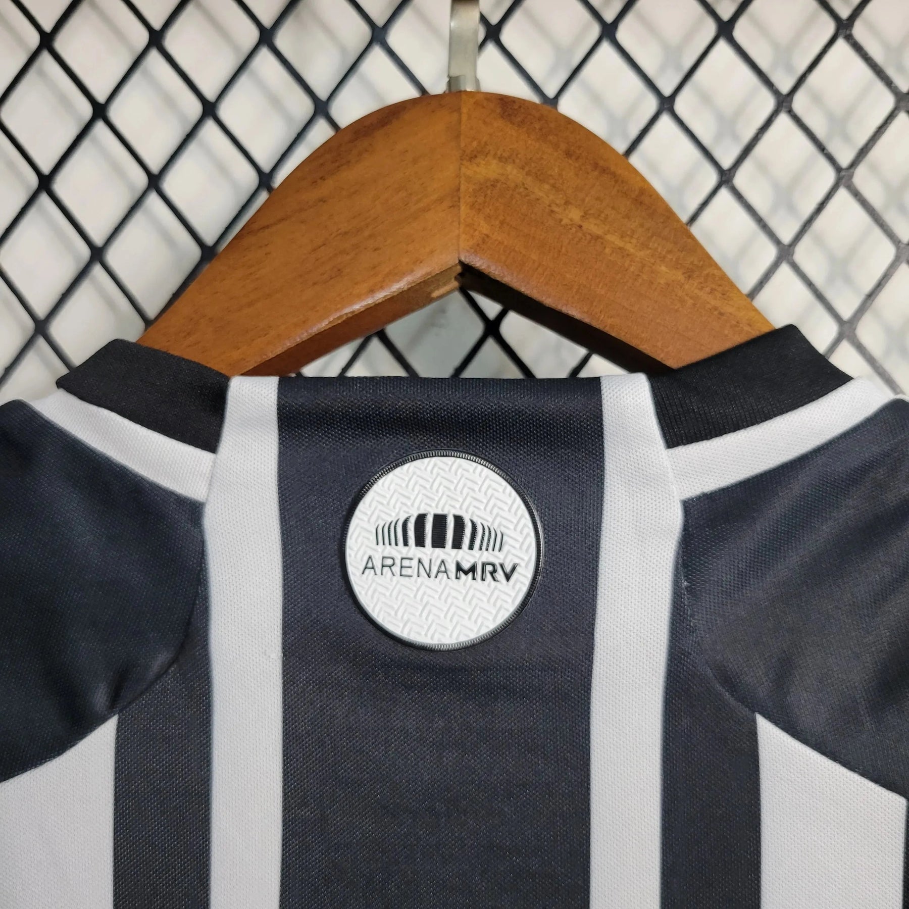 "Camisa Atlético Mineiro Home 23/24 - Torcedor Masculina Preta e Branca - Netmantos"