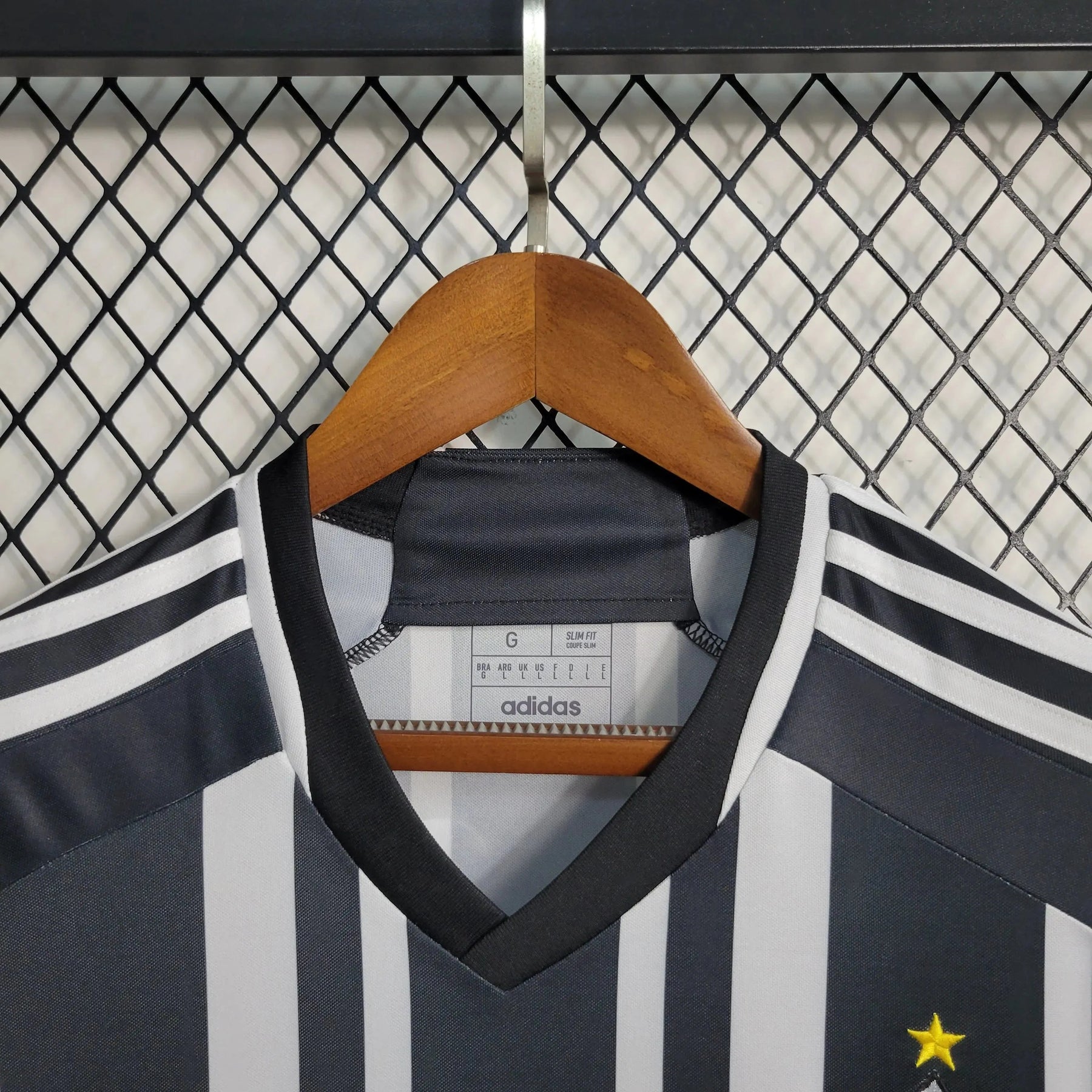 "Camisa Atlético Mineiro Home 23/24 - Torcedor Masculina Preta e Branca - Netmantos"