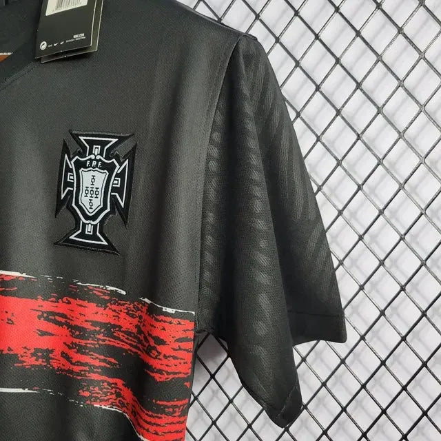 "Camisa Portugal Pré-Jogo 22/23 - Torcedor Masculina Preta - Netmantos"