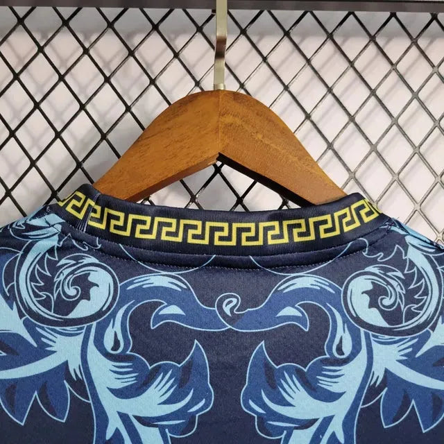 "Camisa Itália x Versace 23/24- Torcedor Masculina Azul - Netmantos"
