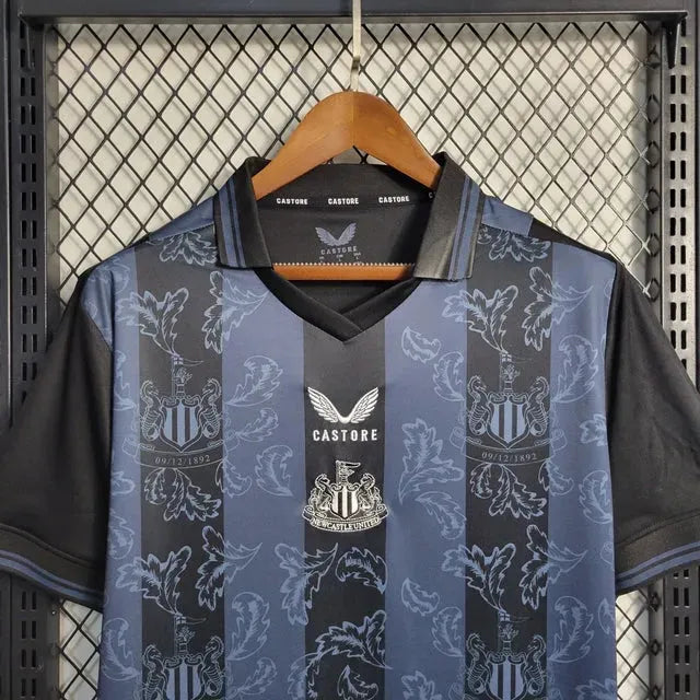 "Camisa Newcastle United 130th Anniversary 22/23 - Torcedor Masculina - Netmantos"