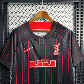 "Camisa Liverpool x Lebron James 23/24 - Torcedor Masculina - Netmantos"