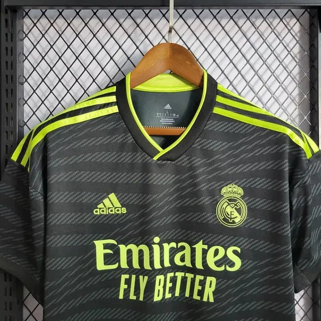 "Camisa Real Madrid III Away 22/23 - Torcedor Masculina Preta e Verde - Netmantos"