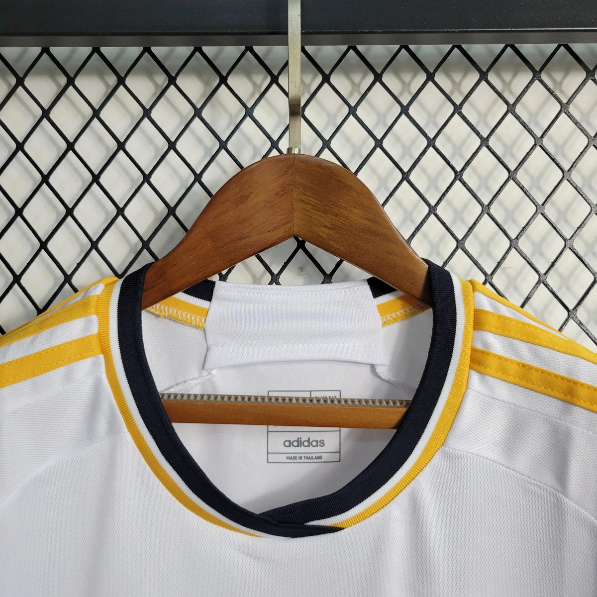 "Camisa Real Madrid Home 23/24 - Torcedor Feminina - Netmantos"