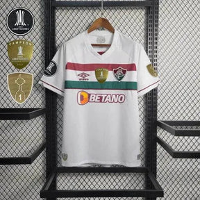 "Camisa Fluminense Away 23/24 - Torcedor Masculina Branca + Patches Libertadores - Netmantos"