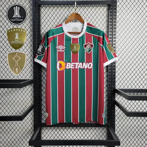 "Camisa Fluminense Home 23/24 - Torcedor Masculina + Patches Libertadores - Netmantos"