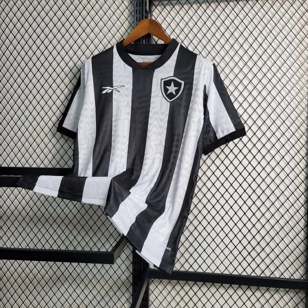 "Camisa Bota Fogo Home 23/24 - Torcedor Masculina Preta e Branca - Netmantos"