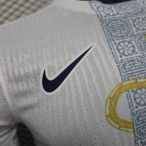 "Camisa Tottenham Cobra Dourada 25/26 - Jogador Masculina Branca - Netmantos"