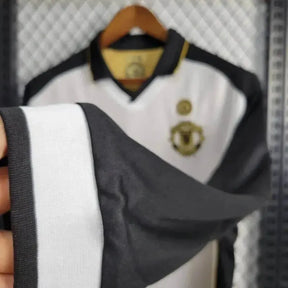 Camisa Manchester United Edição 100 Anos Retrô 2001/02 - Torcedor Masculina Branco, Preto e Dourado Manga Longa - Dupla Face - Netmantos