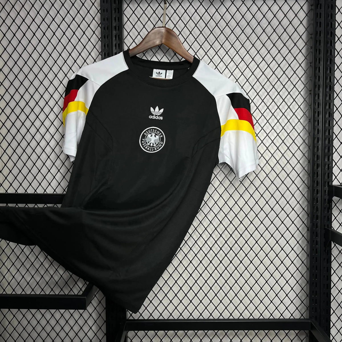 Camisa Alemanha Pré-Jogo 24/25 - Torcedor Masculina Preta - Netmantos