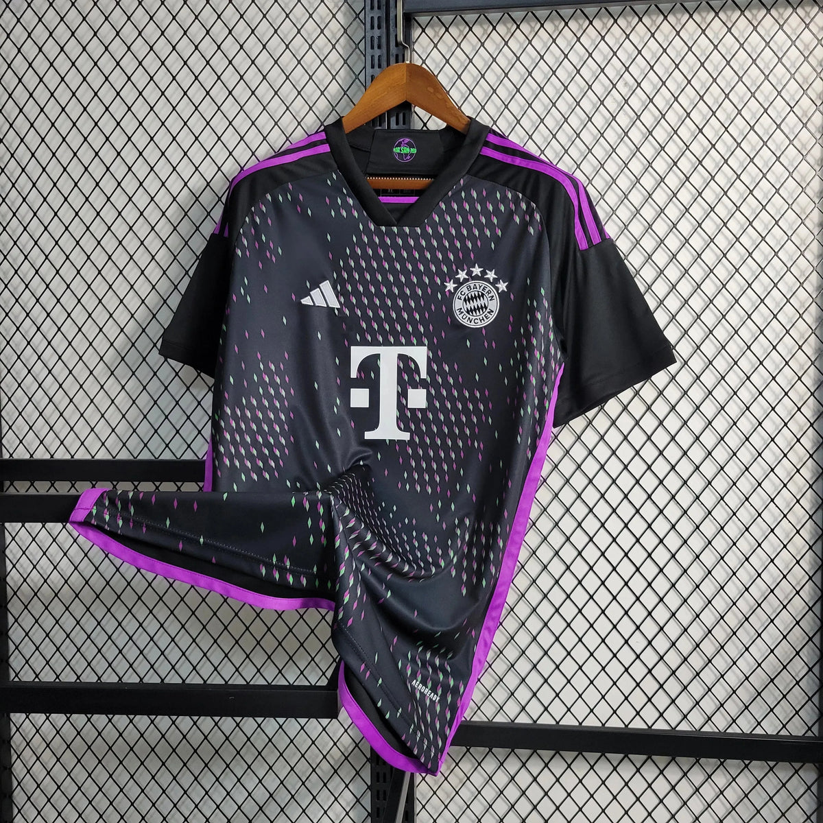 Camisa Bayern Munchen Away 23/24 - Torcedor Masculina Preta e Roxa - Netmantos