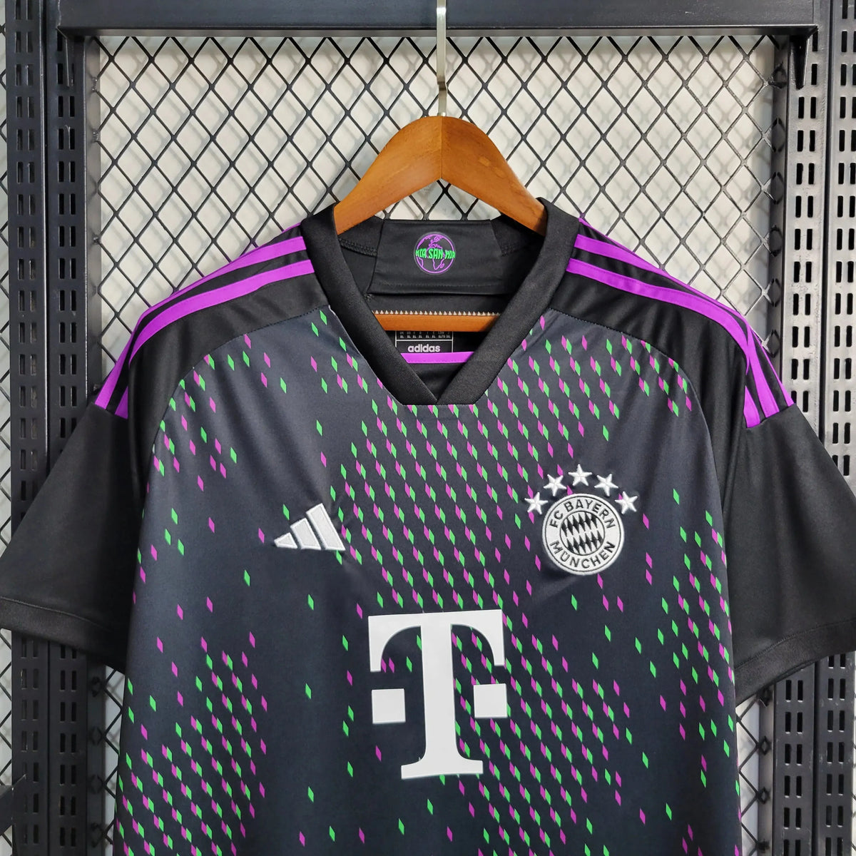 Camisa Bayern Munchen Away 23/24 - Torcedor Masculina Preta e Roxa - Netmantos