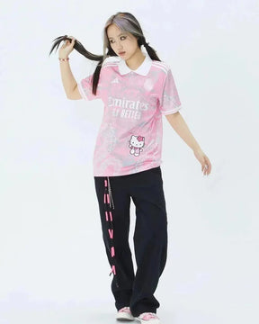 Camisa Real Madrid Hello Kitty Dragão Chinês 24/25 - Torcedor Masculina Rosa - Netmantos