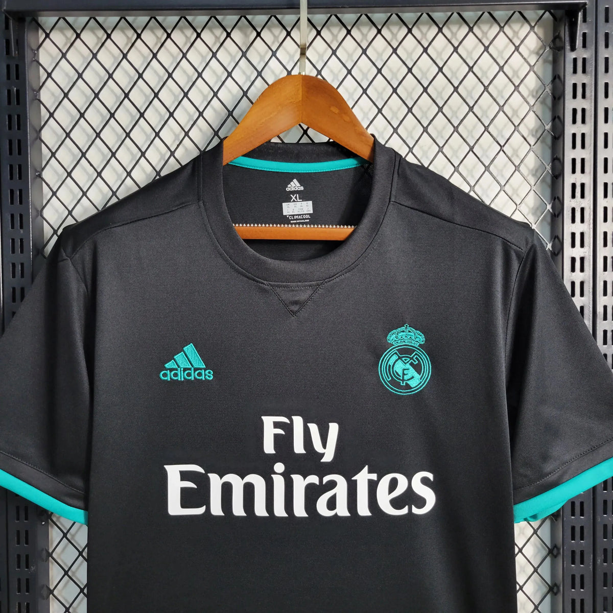 Camisa Real Madrid Retrô Away 17/18 - Torcedor Masculina Preta e Azul - Netmantos