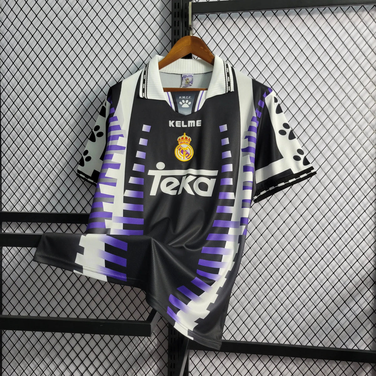 Camisa Real Madrid Retrô Away 1997/98 - Torcedor Masculina Preta, Roxa e Branca - Netmantos