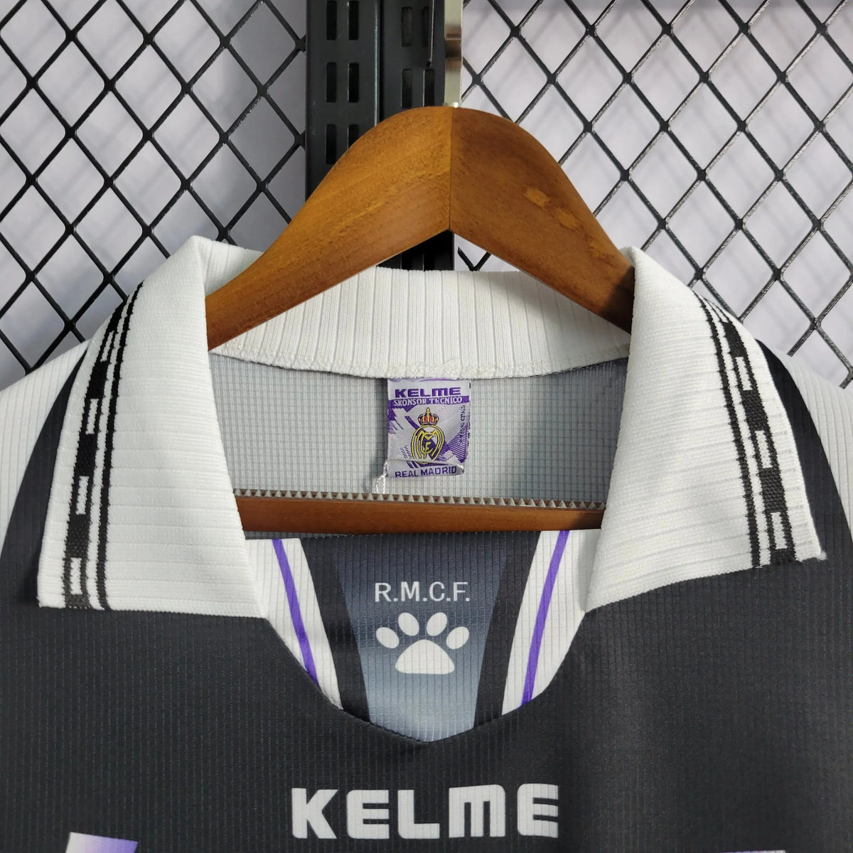 Camisa Real Madrid Retrô Away 1997/98 - Torcedor Masculina Preta, Roxa e Branca - Netmantos